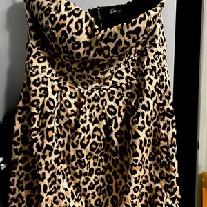 I’m selling it because I don’t use it. it is a nice dress